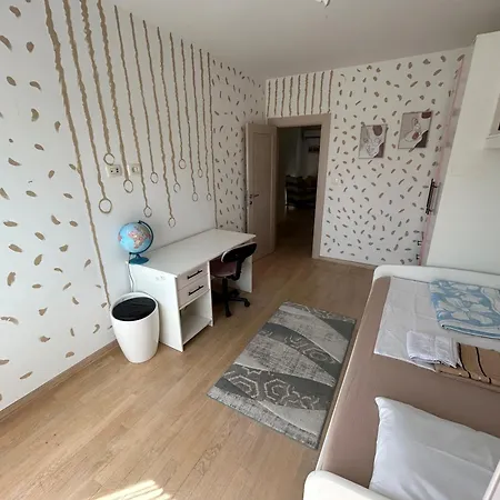 Ana's 2 Bedrooms Lovely Flat