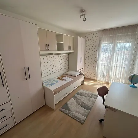 Ana's 2 Bedrooms Lovely Flat