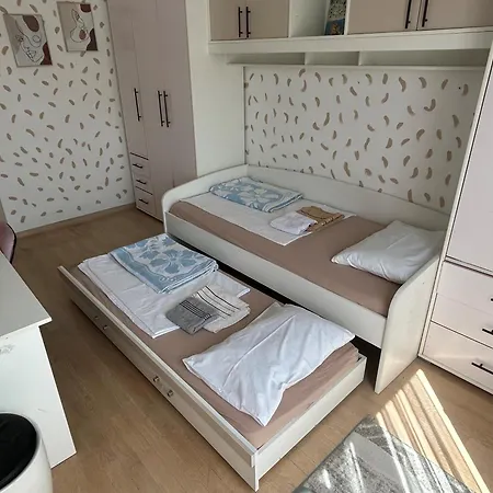 Ana's 2 Bedrooms Lovely Flat Apartment *