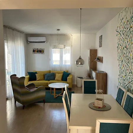 Ana's 2 Bedrooms Lovely Flat