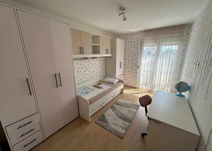 Ana's 2 Bedrooms Lovely Flat