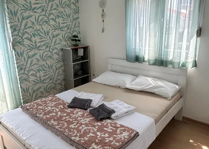 アパート Ana's 2 Bedrooms Lovely Flat ポドゴリツァ