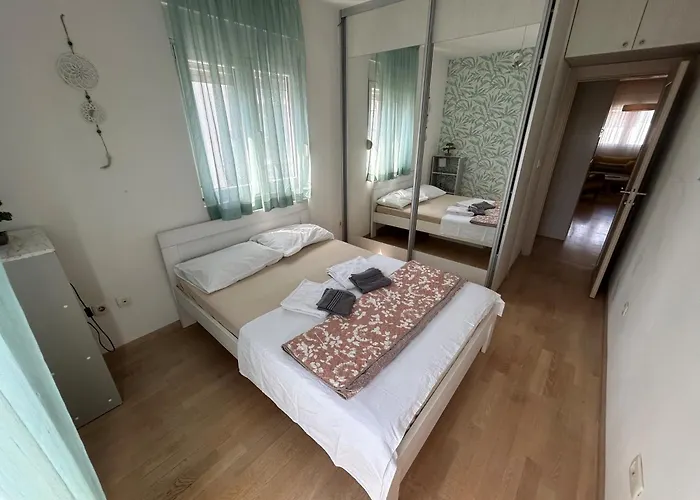 Ana's 2 Bedrooms Lovely Flat * Podgoriçe