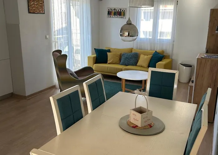 Ana's 2 Bedrooms Lovely Flat Daire Podgoriçe