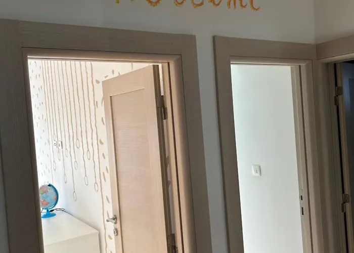 アパート Ana's 2 Bedrooms Lovely Flat ポドゴリツァ